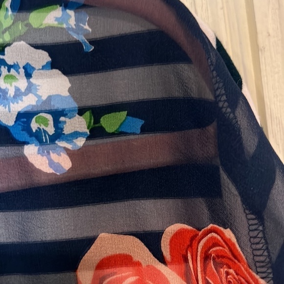 Language BLOUSE Sheer in back Size large - Picture 4 of 5